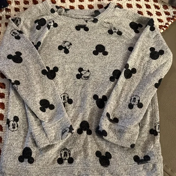 Toddler Boy Size 2T, 6 piece Lot - Picture 5 of 6